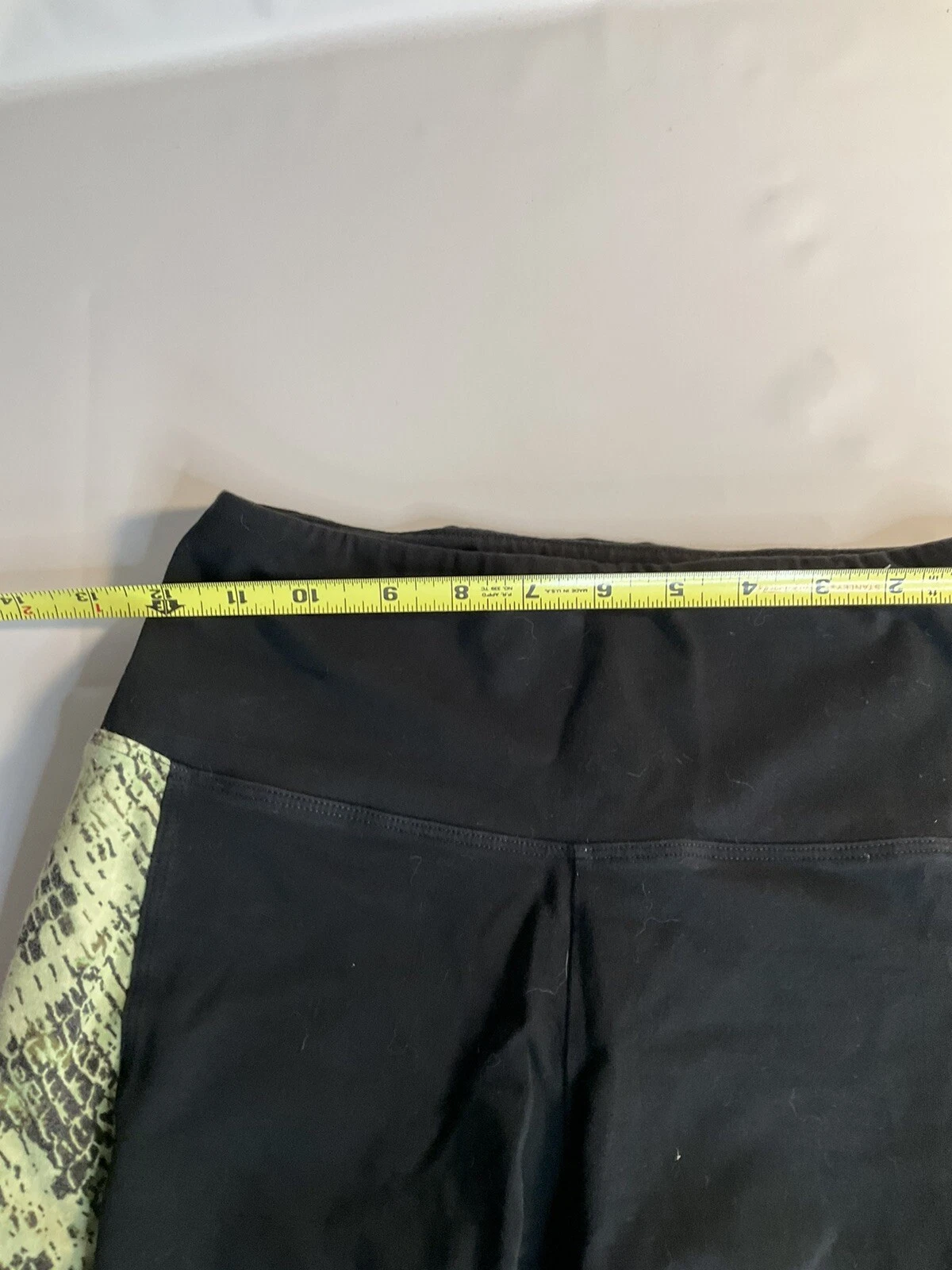 victoria-secret-vs neon snake print yoga shorts