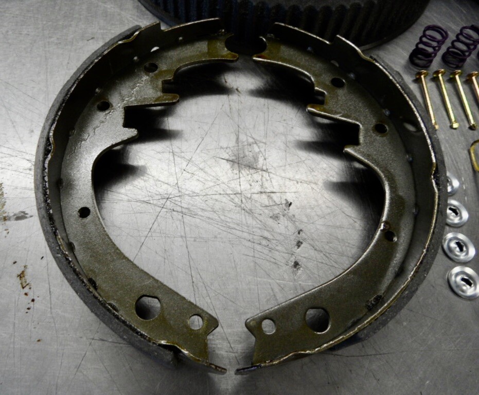 NEW JEEP YJ WRANGLER REAR BRAKE DRUM KIT W/SHOES & HARDWARE '87'89