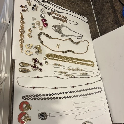 Lot30 .  30pc Of Vintage Costume Jewelry Necklaces Earrings Bracelets