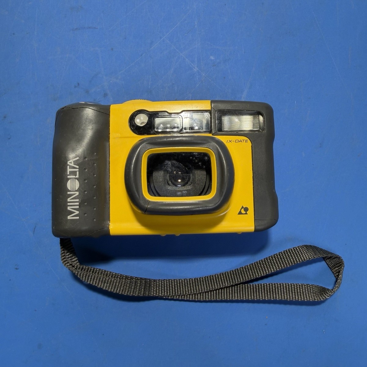 Minolta Vectis Weathermatic Zoom APS Film Camera Yellow w/ Case