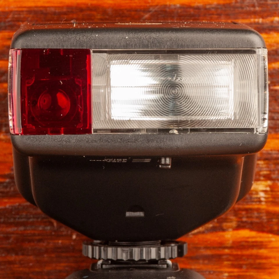 Promaster FL100 Hot Shoe Mount Electronic Flash For Canon Cameras - Image 2 of 4