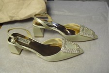 Womens Badgley Mischka Emmie Slingback Block Heel Dress Shoes Sandals Ivory Sz 6