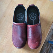 Sanita Women's Leather, Deep Red, Clogs, 37 Size, Great Shape, Comfortable