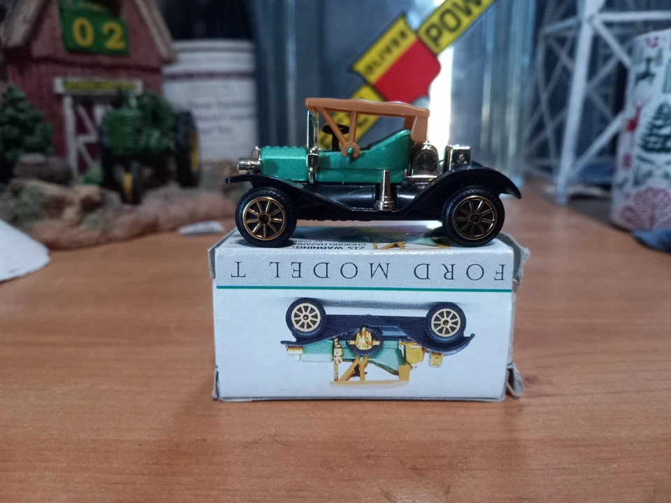 Lot of 2 Small Scale Toy Cars Ford Model T Car NIB and Atlas Tire Truck - Image 4 of 4