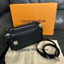 Borsa a tracolla Louis Vuitton baule laterale MM in pelle nera M25160