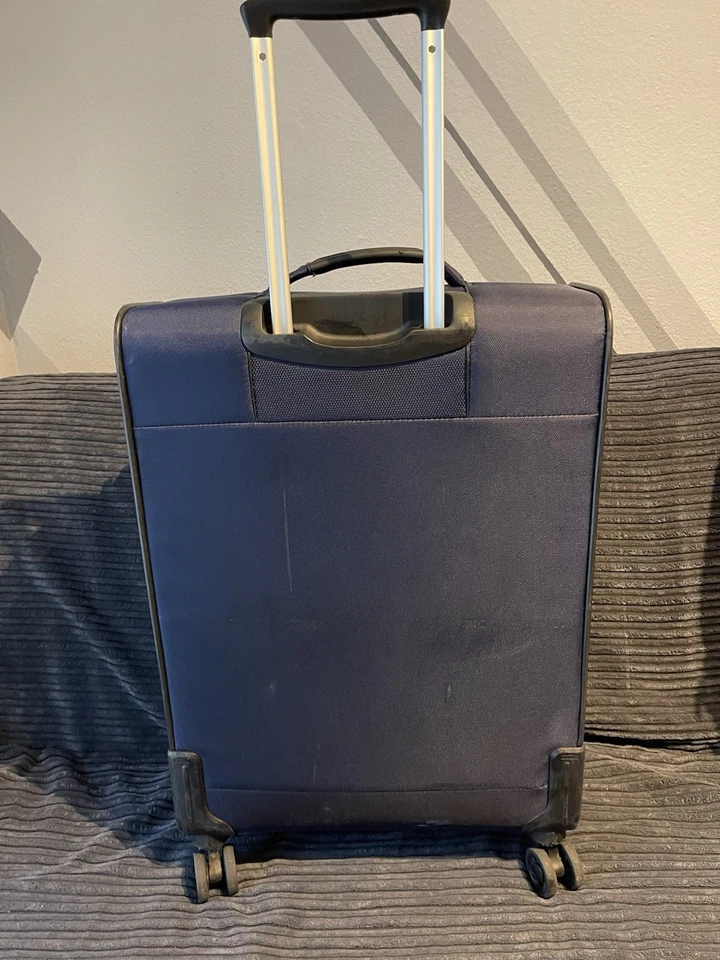 Koffer Stratic light mit 4 Rollen in blau / Größe M/ Top Zustand/ 2,9 KG - Bild 3 von 4