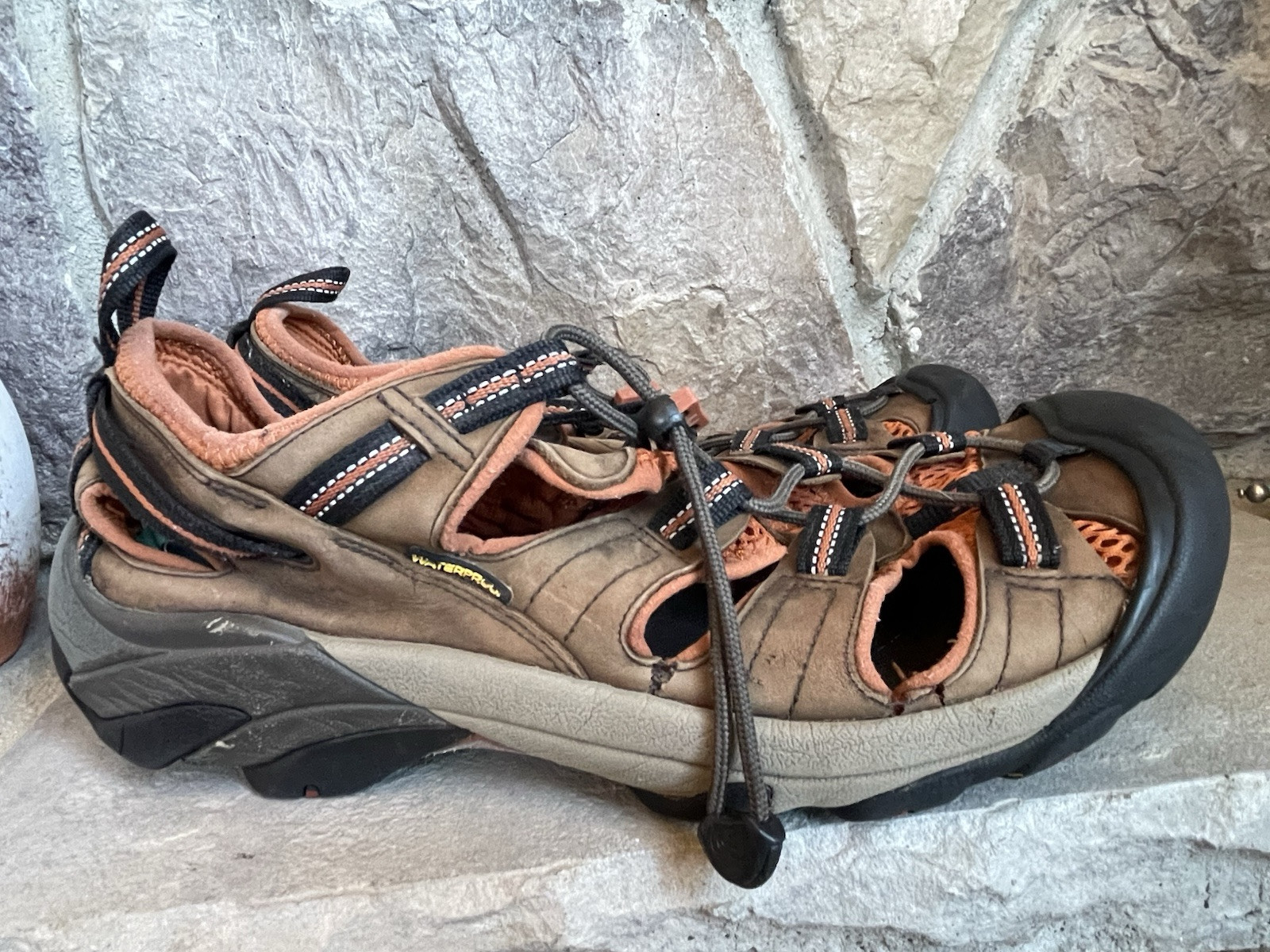 Sandali Keen Arroyo II da uomo taglia 11 in pelle marrone scarpe da trekking outdoor Gorpcore
