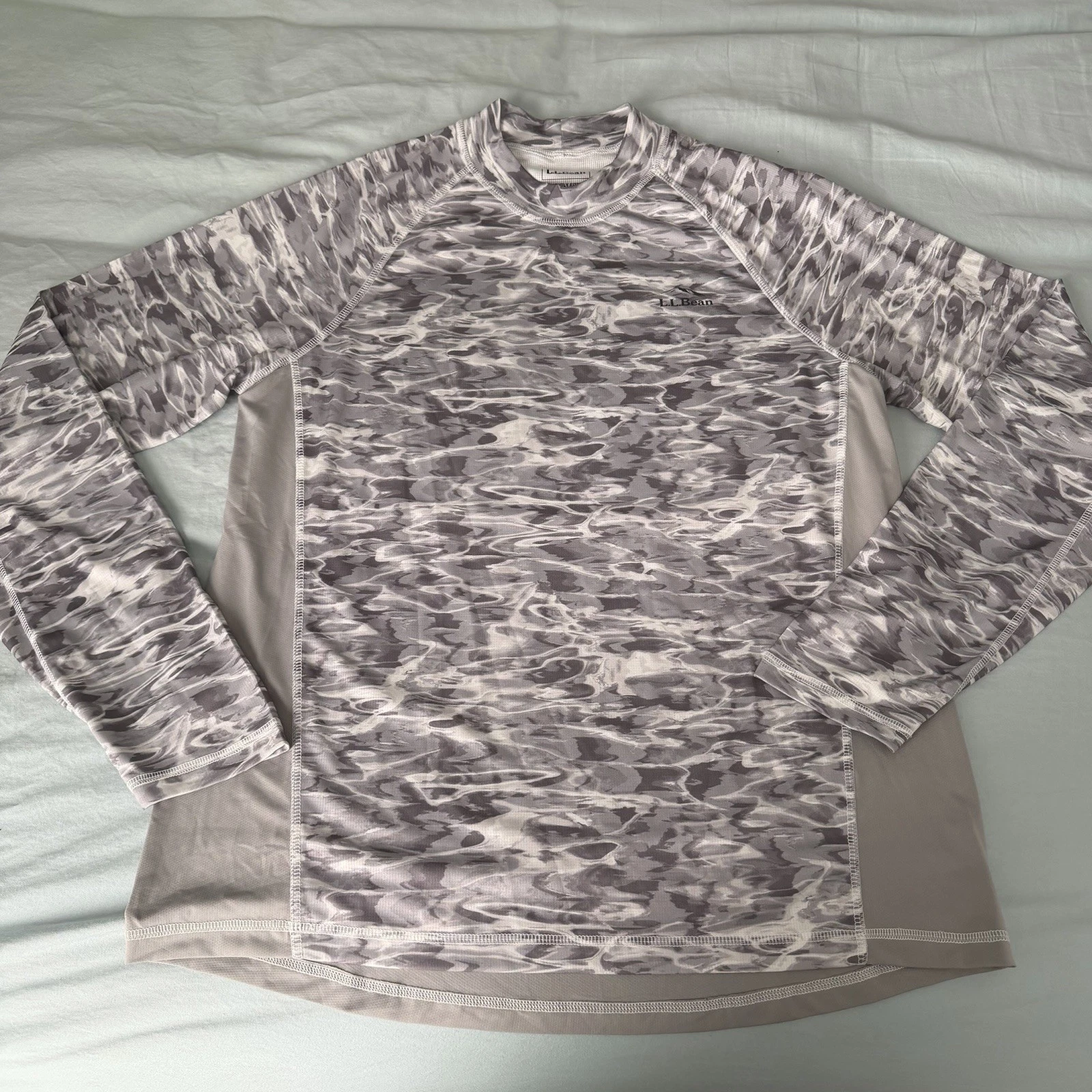 LL Bean Slightly Fitted Long Sleeve Base Layer Outdoors Camo Men's Medium
