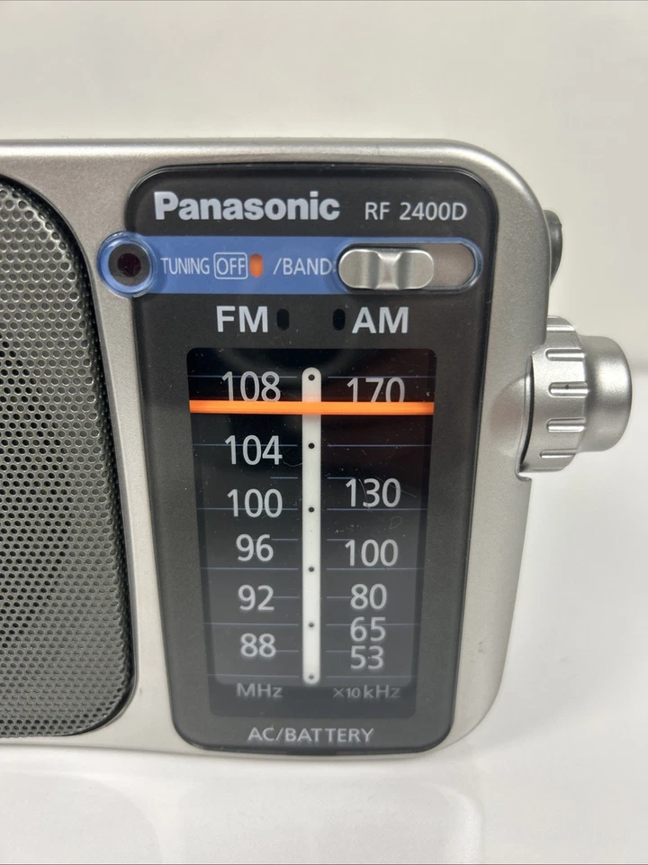 Panasonic RF-2400D Portable AM/FM Radio, Battery Operated Analog Radio - Image 2 of 4