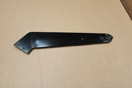 VW Passat B8 Halteplatte Kühlerhalterung Strebe Halterung 3G0806932