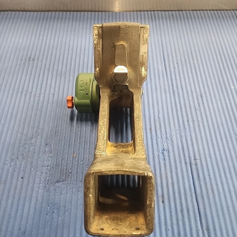 Tow Hitch Receiver for LR3,LR4 & Range Rover Sport Land Rover KNB500023 Genuine - Image 4 of 4