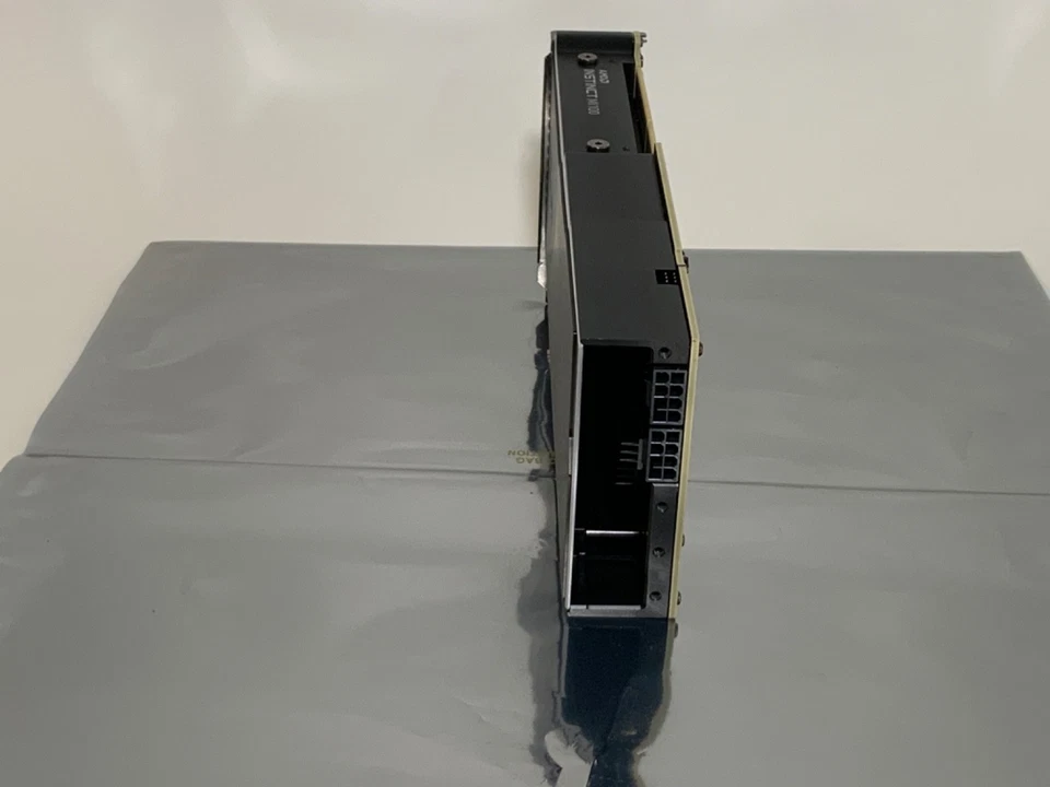 AMD Radeon Instinct MI100 32GB HBM2 PCIe 4.0 Professional Graphics Card - Image 3 of 4