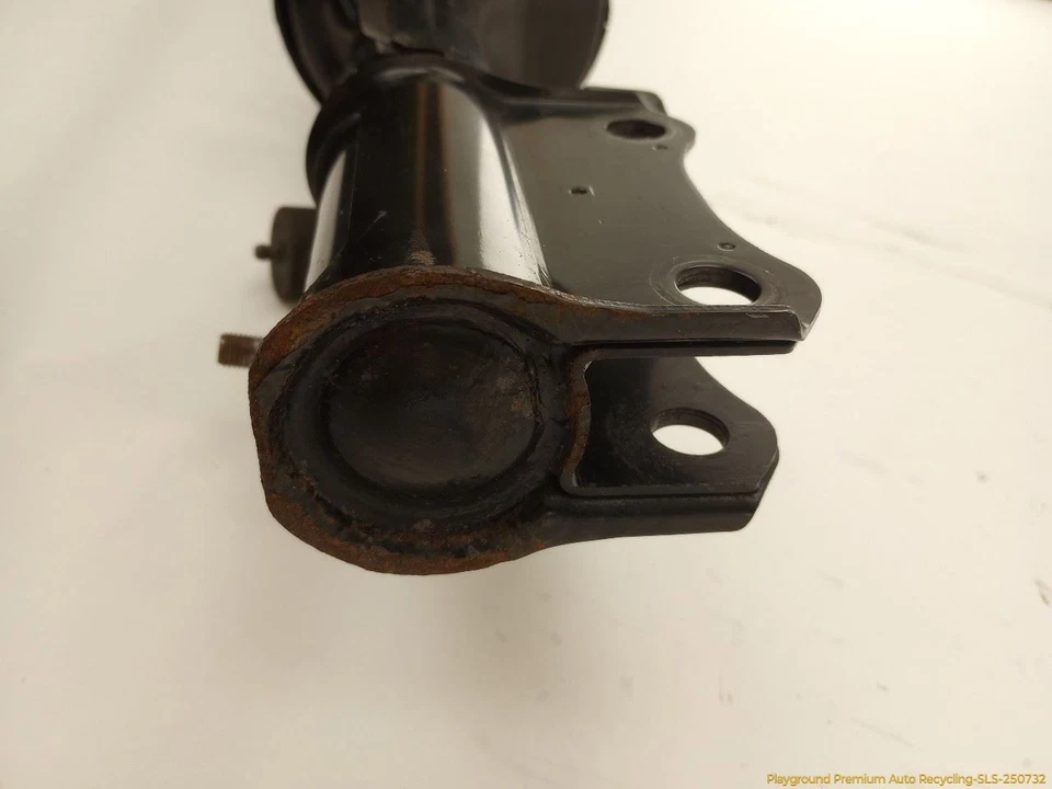 Puntal trasero izquierdo con amortiguador Toyota Celica GTS HATCHBACK 1994-1999 94 Foto 2 de 4