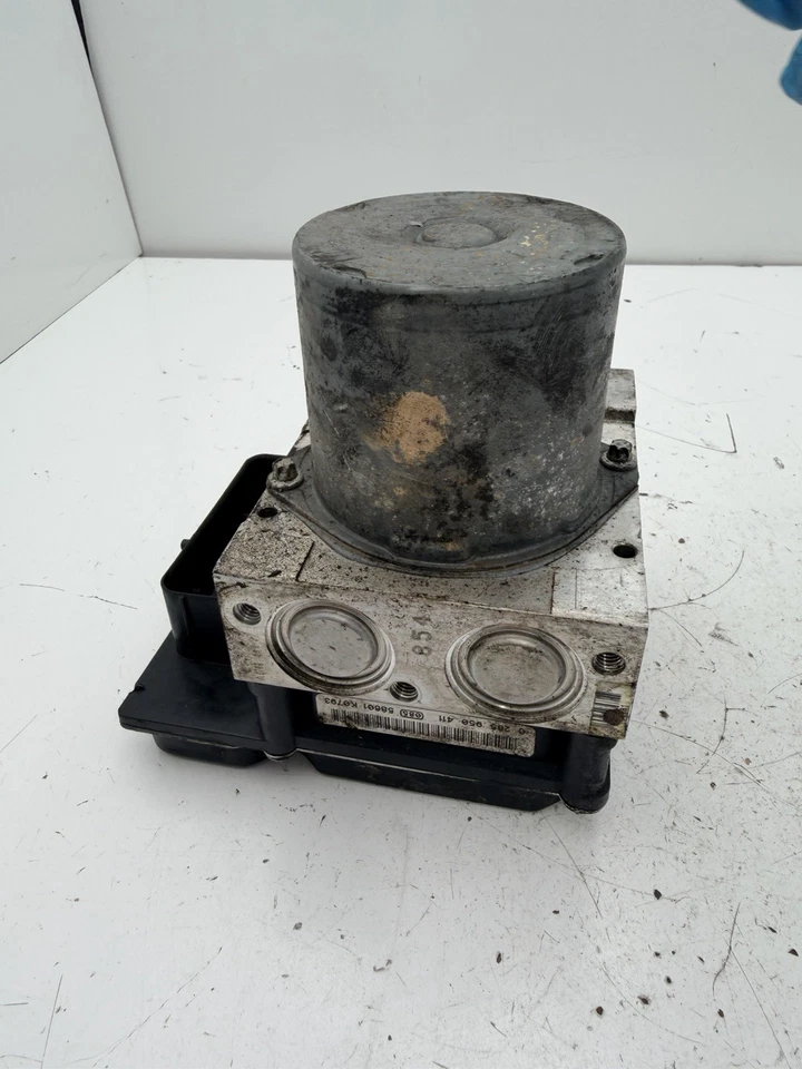 BMW 525i 530xi 530i 545i 645Ci E60 E63 2004-2007 ABS módulo de bomba de freno antibloqueo Foto 4 de 4