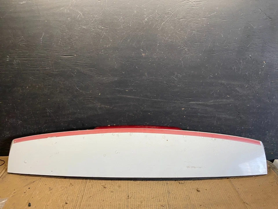 Chevrolet Tahoe Suburban Yukon 2007-2014 alerón ala tercera luz de freno S9837 DG Foto 2 de 4