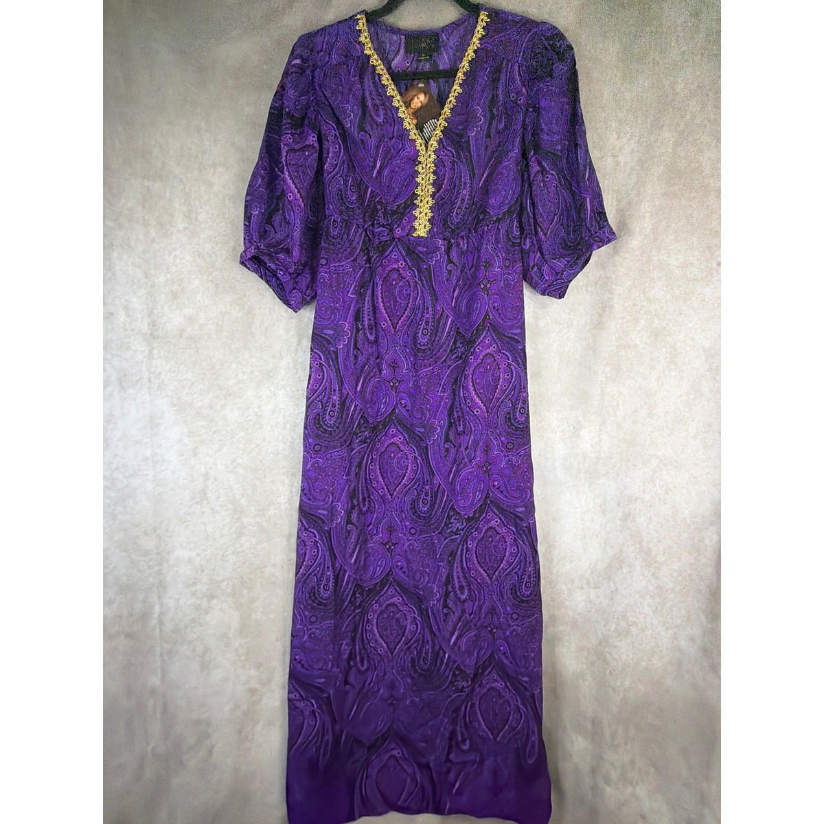 green emerald velvet dress Purple Waist Yoke Pleated Maxi Dress with Zari Border – Ethnic Silk Go –  Hemqueen