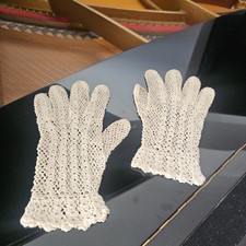 cream colored vintage crocheted gloves size small