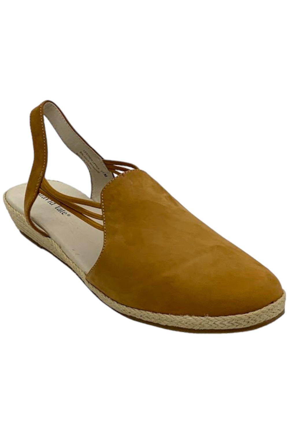 Nelly Tan 6090₽