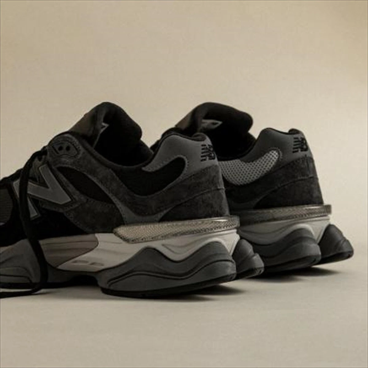 New Balance 9060 Black U9060BLK BRAND NEW US 6