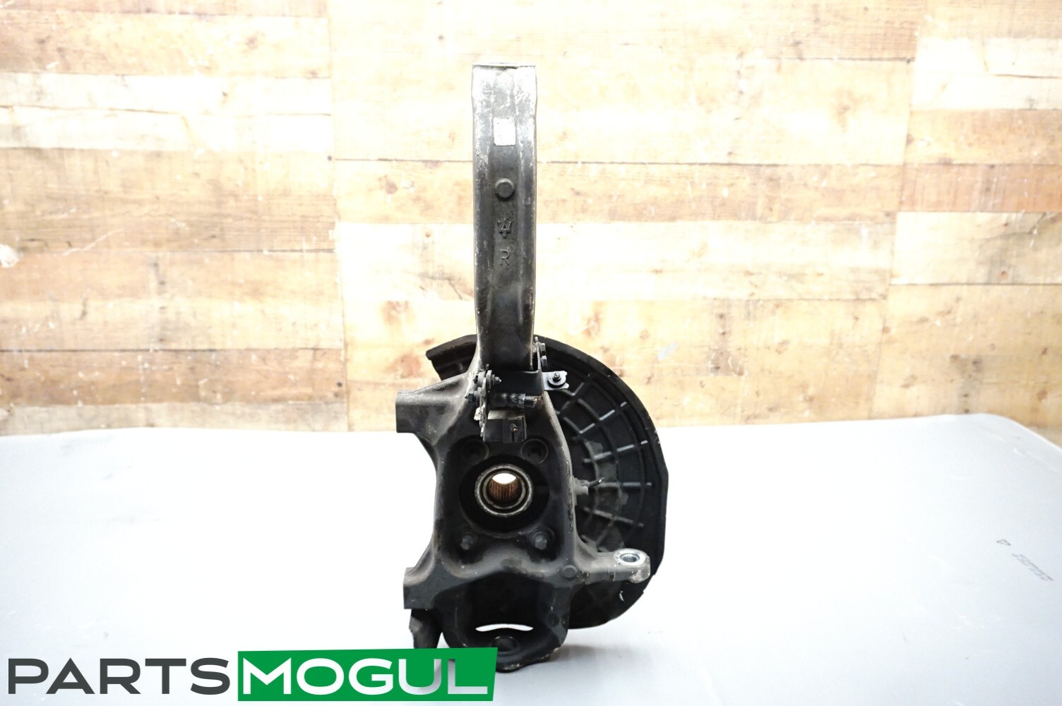 2014-2020 MASERATI QUATTROPORTE RIGHT PASSENGER FRONT SPINDLE KNUCKLE HUB OEM