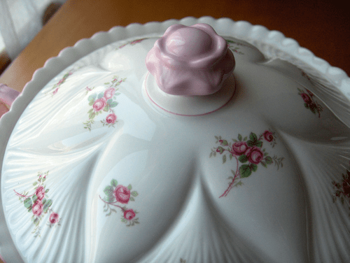 Shelley China Bridal Rose covered casserole dish~RARE~Pristine~made in England - Picture 4 of 8