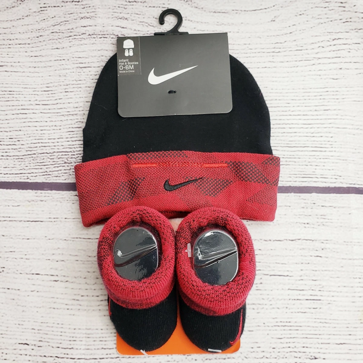 Nike hat hotsell and booties