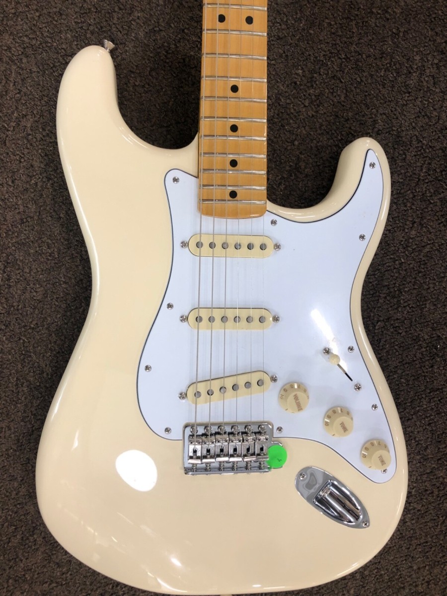 Fender Stratocaster ホワイト（レプリカ）