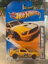 2012 Hot Wheels #231 HW Code Cars 6/22 '07 FORD SHELBY GT-500 Yellow Varia PR5sp