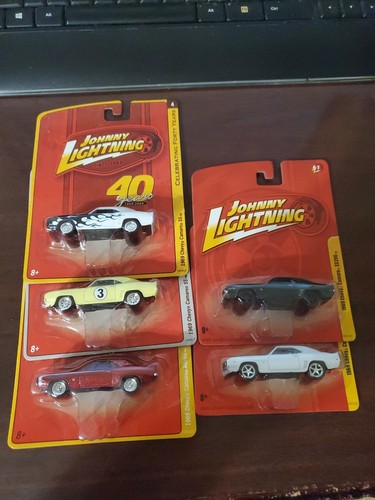 Johnny Lightning 1969 CHEVY CAMARO SS Lot of 5 New on Card 1/64..