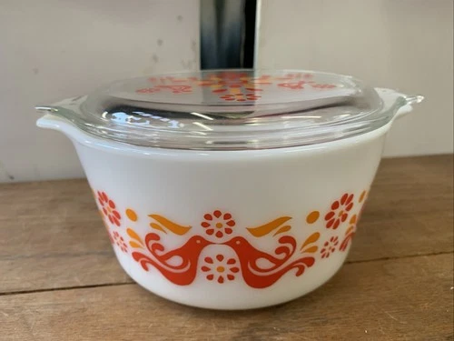 Pyrex friendship 1 Quart 473 Round Cassarole Clear Dish Red Birds