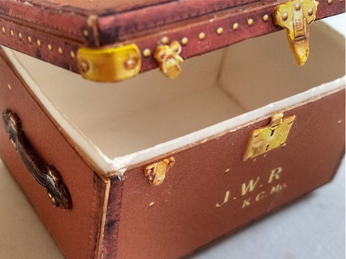 GARRET made antique Louis Vuitton miniature  paper craft trunk 1:12 scale - Picture 13 of 18