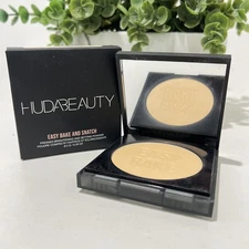 Huda Beauty Easy Bake And Snatch - BANANA BREAD - 8.5G/0.29OZ