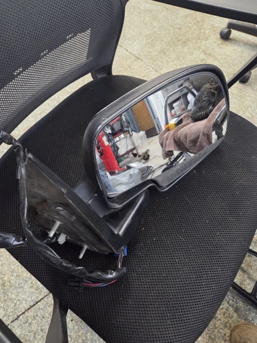07-13 Silverado/GMC Passenger Side Mirror With Turn Signal