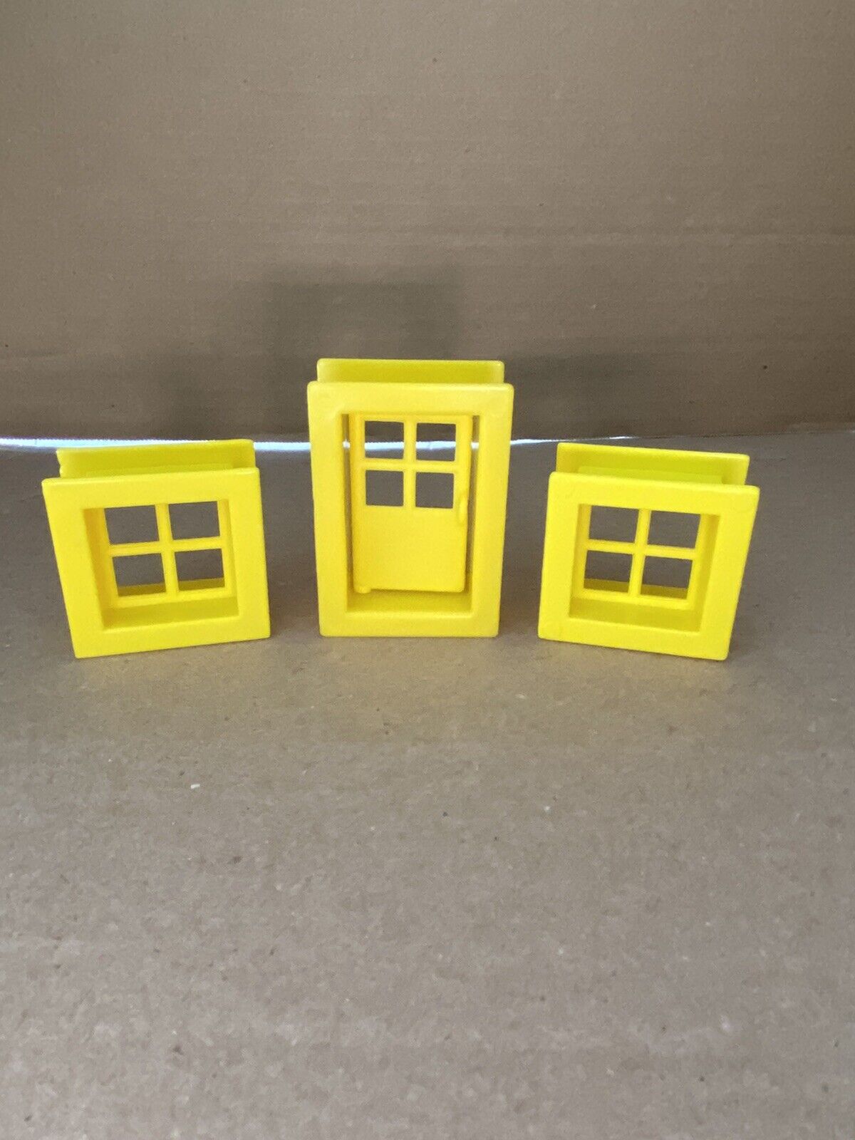 Lincoln Log Yellow Replacement Pieces 2 Windows and Door