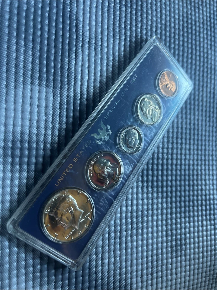 1967 U.S. Special Mint Set 5 Coin Collection, 40% Silver Kennedy Half Dollar - Image 3 of 3
