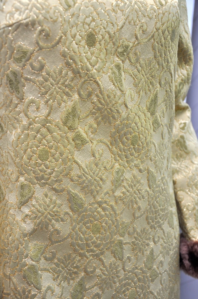 Винтажный 1960-х золото оливковый шелк парчи Mod мини платье с меховыми манжетами XS/S - Изображение 4 из 4