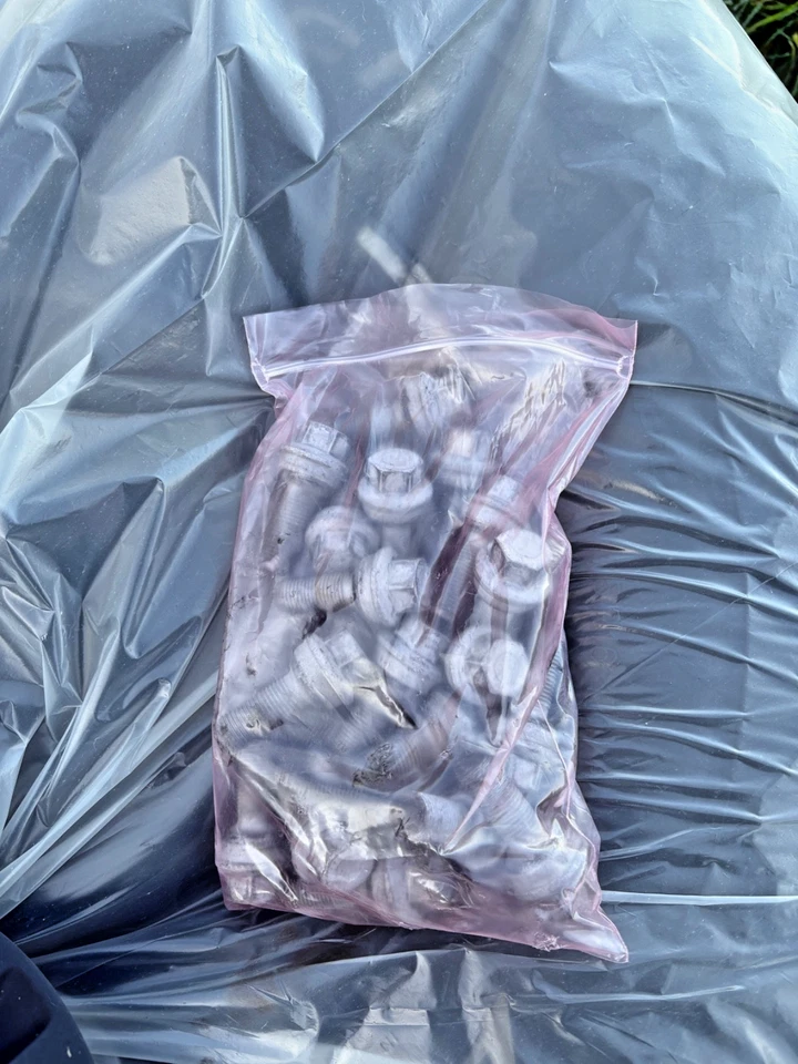 Kompletträder Ganzjahresreifen Sprinter (W907) AT-Reifen 16" Stahlfelge - Bild 4 von 4