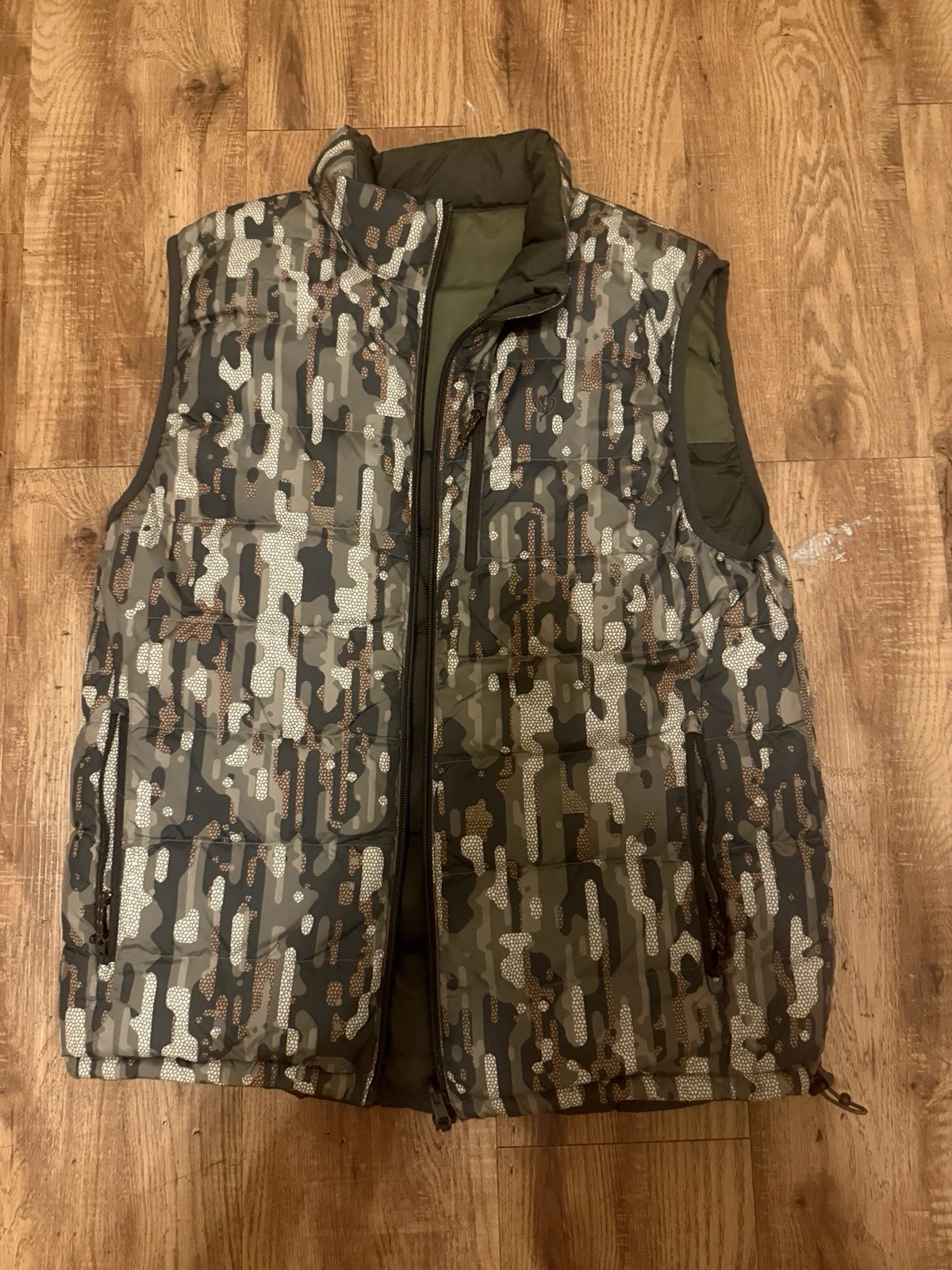 Duck Camp Reversible Woodland/ Green Puffer Vest Men’s Medium