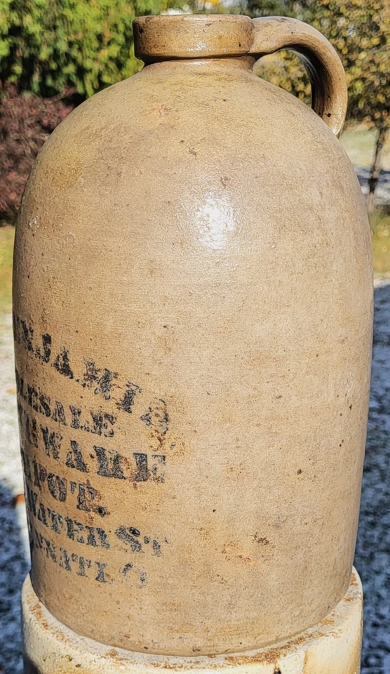 Jas. Benjamin, depósito de gres, no. 14 Water Street, Cincinnati, O. Jarra de 1 galón Foto 2 de 4