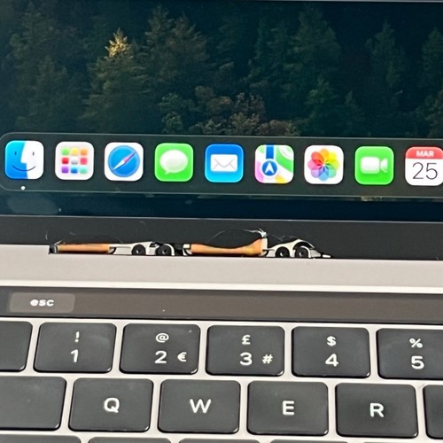 Apple MacBook Pro 2019 A1989 13" i7-8559U 2.80GHz 16GB 1TB US Cycles: 94 - Picture 2 of 6