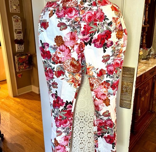 Anthropologie Pilcro Jean Pants Floral Roses New with Tag 32 never worn