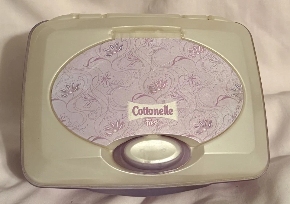 Dispensador de toallitas lavables Cottonelle Fresh Purple, contenedor duro bañera recargable Foto 2 de 4