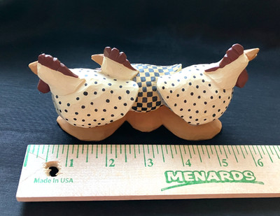 Williraye Studio 2007 ''Fine Feathered Friends'' Folk Art Primitive Chickens Hens