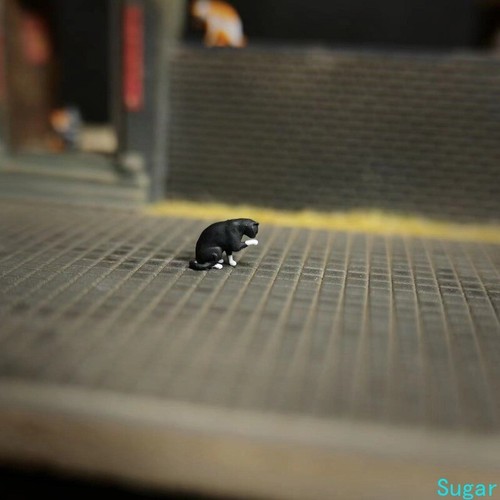 Diorama 1/64 Scale Cat Model City Street View Garage Workshops Scene Props Model - Picture 4 of 19