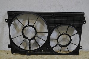 Original ! VW Touran  Gebläsegehäuse Halter Träger Kühlerlüfter 1K0121207BB