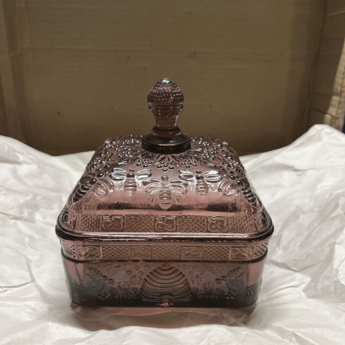 Amethyst Tiara Indiana Glass Honey Bee Box Lidded Dish Purple