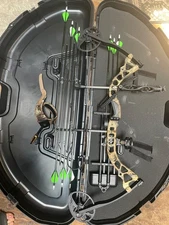Bowtech -Diamond Archery - Infinite Edge- compound bow & case - camo color