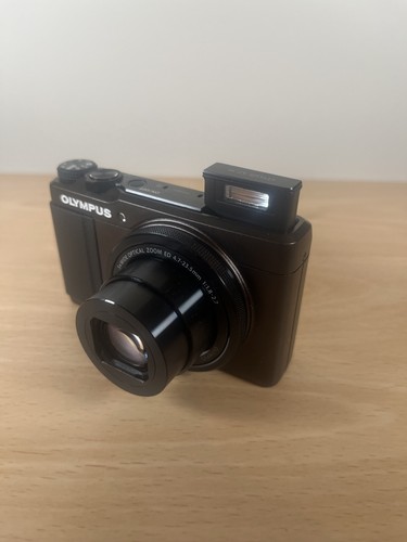 Olympus Stylus XZ-10 12.0MP Brown - Charger + Manuals included - Picture 3 of 13