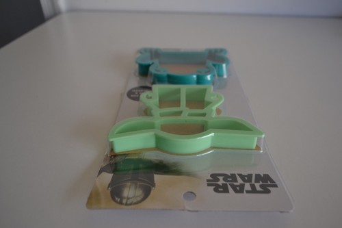 STAR WARS, Mandalorian, Silicone Breakfast Molds x 2 - Picture 5 of 9