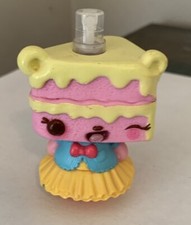 Num Noms Mystery Makeup Surprise Cake